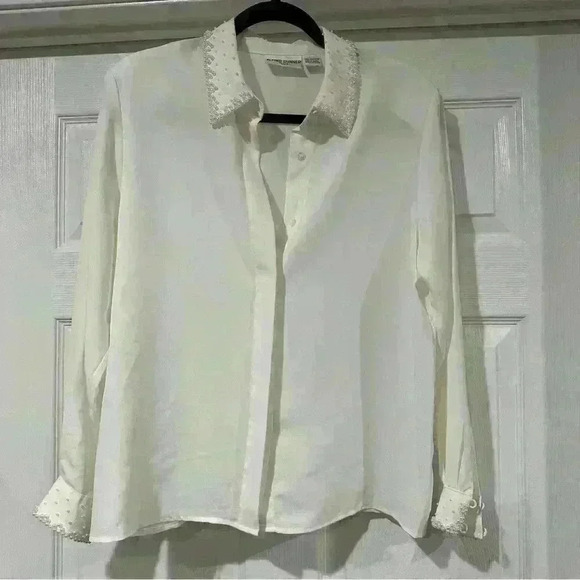 Alfred Dunner pearl embellished collared blouse size 12 petite - Picture 3 of 8